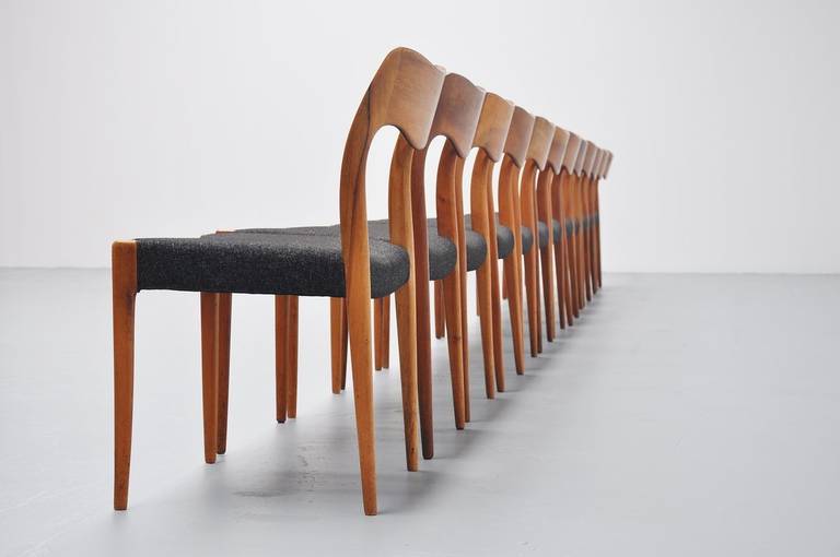 Niels Møller Dining Chairs Model 71 in Walnut, Denmark, 1951 1