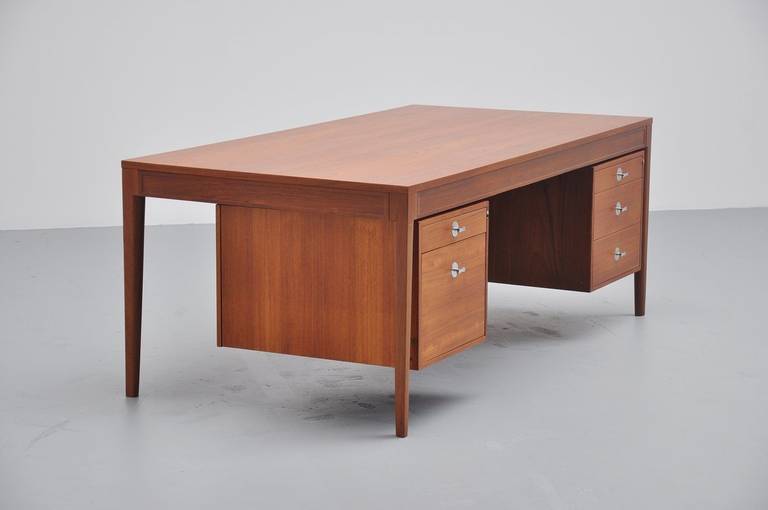 Fantastic large conference desk from the Diplomat series designed by Finn Juhl for France and Son, Denmark 1958. This teak wooden desk has been fully refinished with high quality UV protection lacquer and is in amazing condition again. This is a