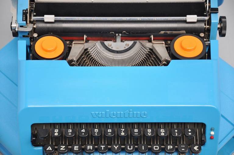 olivetti valentine blue