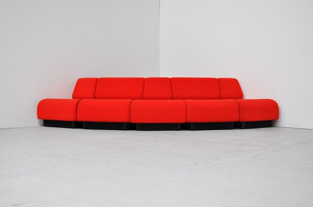 Super modular sofa designed by Don Chadwick for Herman Miller (USA) in 1974. This sofa is hard to find in this nice red color and nice original condition. The sofa is 5 pieced, very nice red color and black plastic bottom. The fabric is in a nice