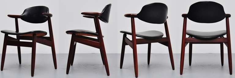 24 Kuhhornstühle aus massivem Teakholz und Vinyl, Hulmefa 1960