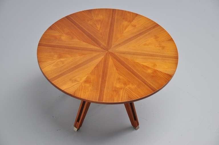 Ico Parisi MIM Round Dining Table in Walnut 1958 In Excellent Condition In Roosendaal, Noord Brabant