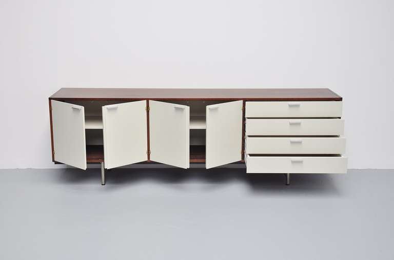 Pastoe made to measure wenge sideboard 1960 In Good Condition In Roosendaal, Noord Brabant