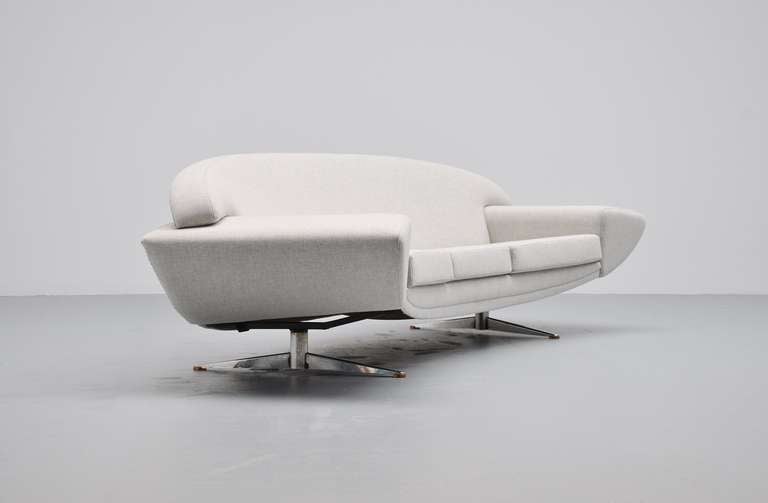 Danish Johannes Andersen Capri sofa Trensum 1959