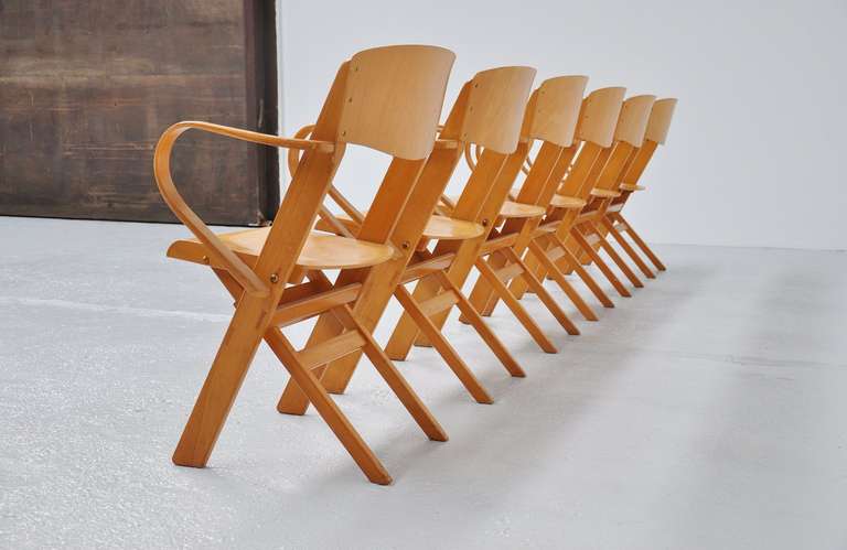 24x Dutch Plywood Folding Chairs with Arms 1950 In Good Condition In Roosendaal, Noord Brabant