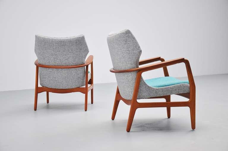 Scandinavian Modern Pair of Bovenkamp Wingback Chairs with New Upholstery, 1960