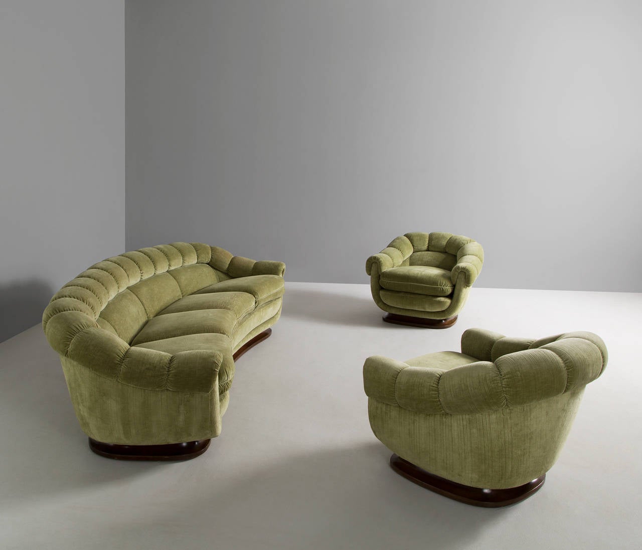 Mid-20th Century Elegant Curved Italian Sofa with Round Shapes