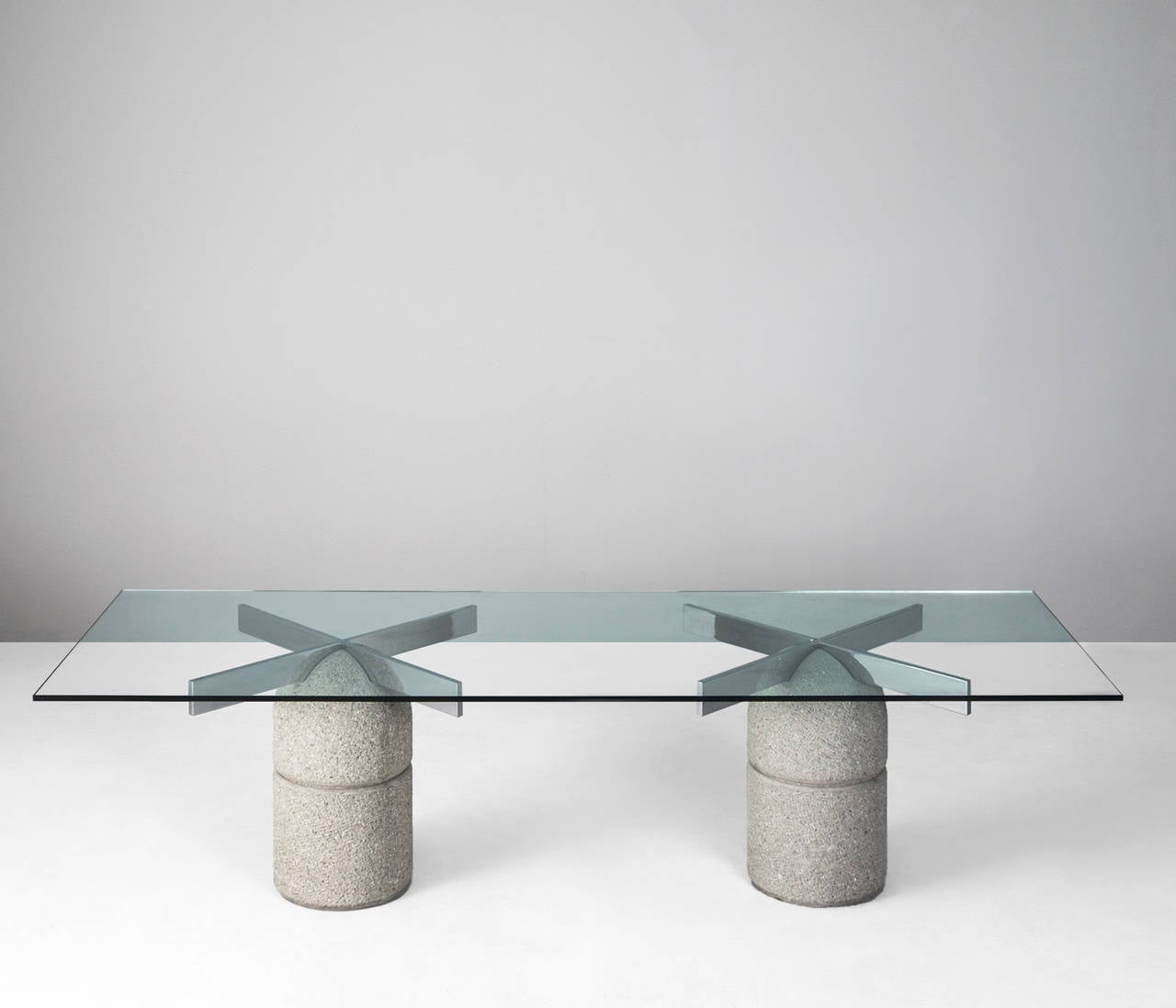 'Paracarro' table, in glass, metal and concrete, by Giovanni Offredi for Saporiti, Italy, 1970s. 

Large stunning rectangular 