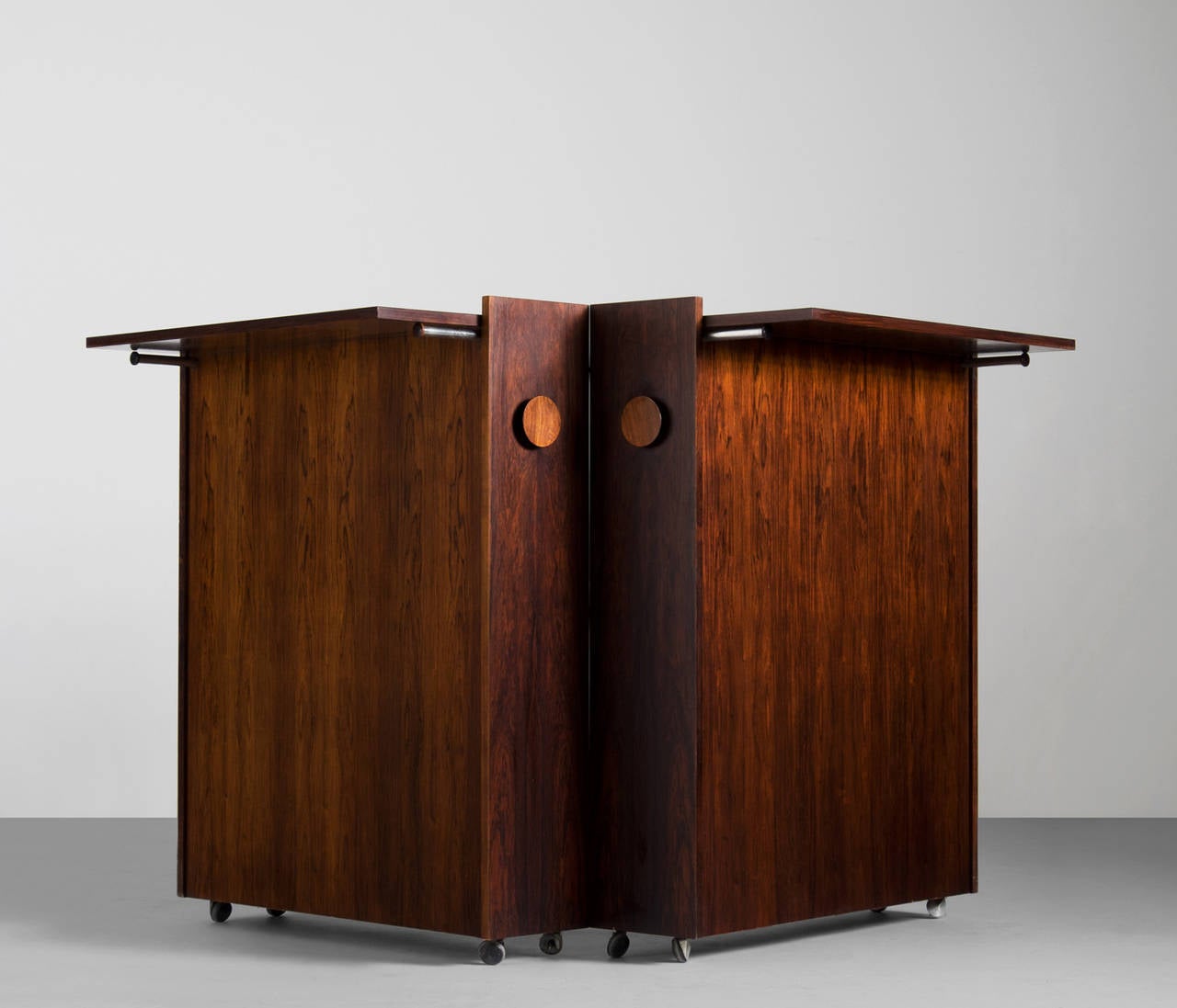 Very Complete Designed Danish Foldable Rosewood Bar In Excellent Condition In Waalwijk, NL