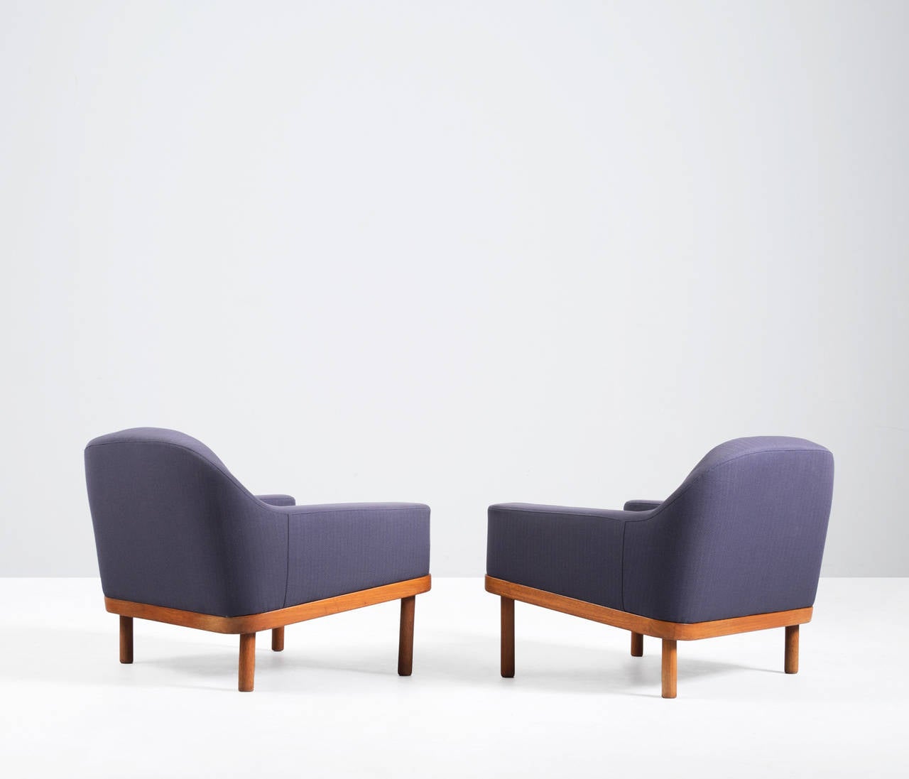 Pair of Scandinavian Lounge Chairs In Excellent Condition In Waalwijk, NL