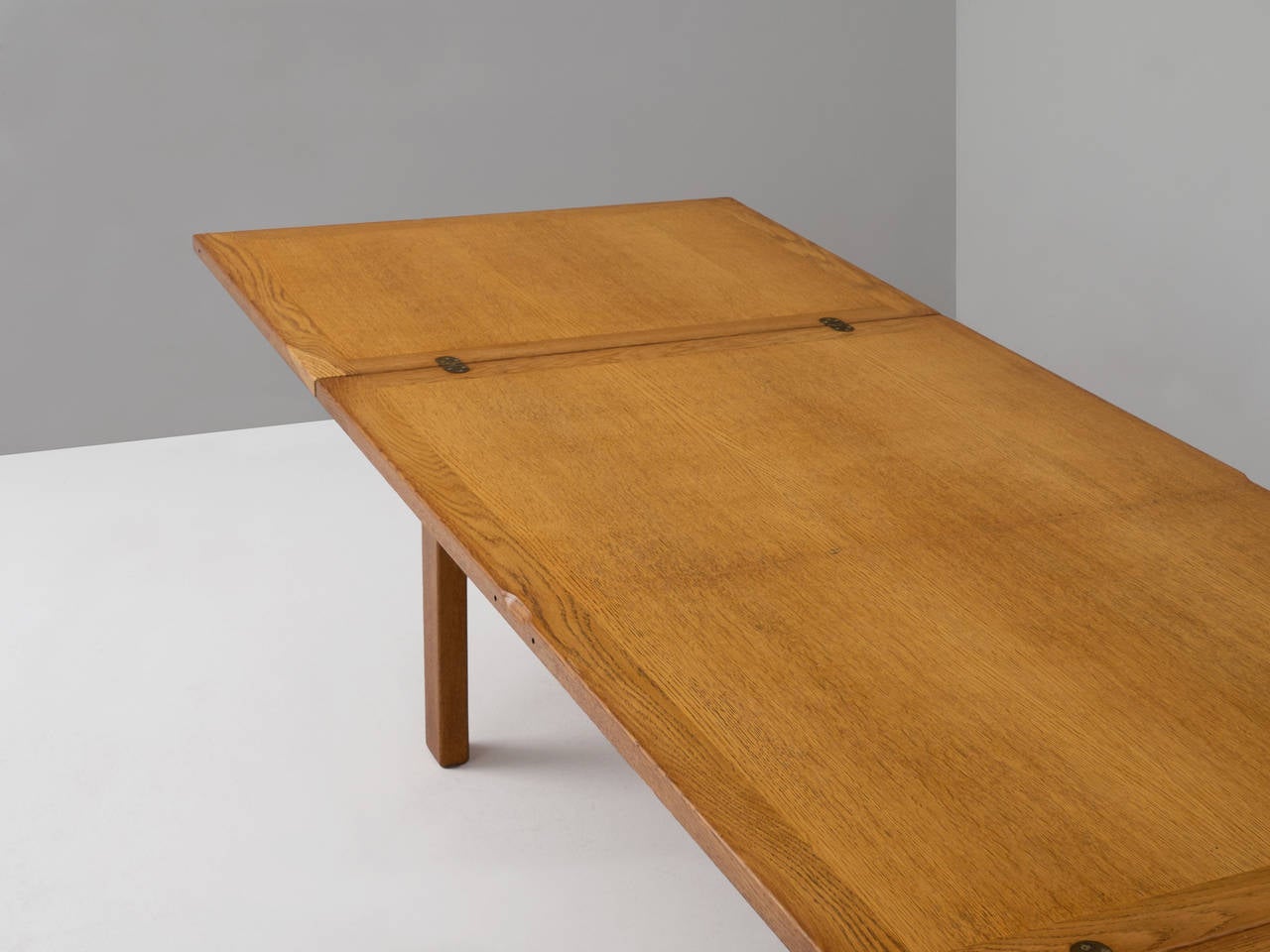 Guillerme et Chambron Dining Table 1