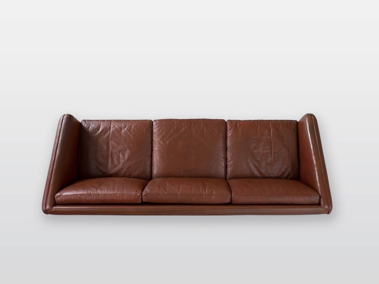 Cross Leg Sofa by Illum Wikkelsø in Original Leather In Good Condition In Waalwijk, NL