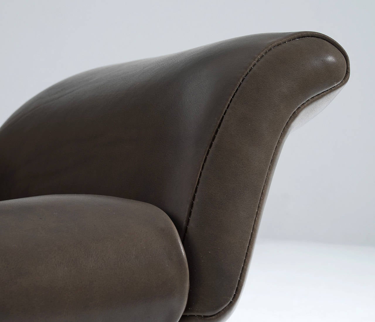Mid-20th Century 'Ox' Lounge Chair with Leather Upholstery, Denmark, 1960s