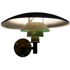 Poul Henningsen. PH 4.5 / 3 outdoor lamp