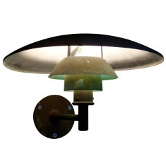 Poul Henningsen. PH 4.5 / 3 outdoor lamp