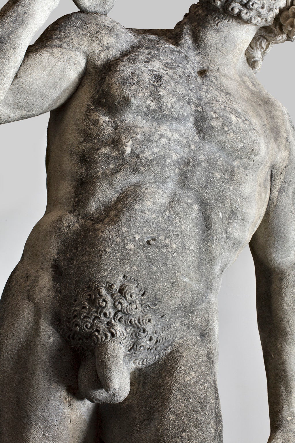 Monumentale italienische Skulptur einer Bacchus-Gruppe aus Kalkstein mit einem Satyr 2