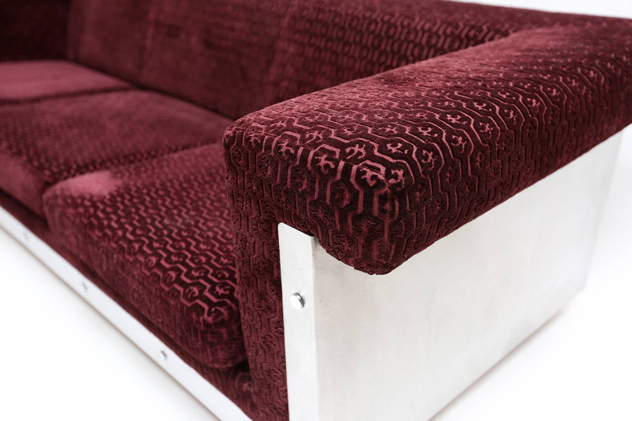 Art Deco Velvet Upholstered Couch In Good Condition In Antwerp, BE