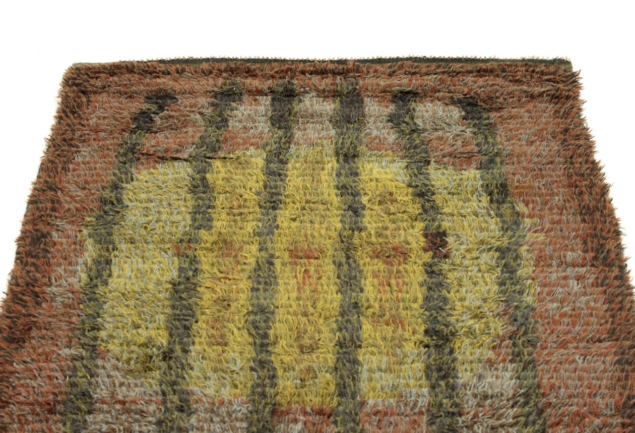 Graphic Finnish Rya Rug at 1stDibs