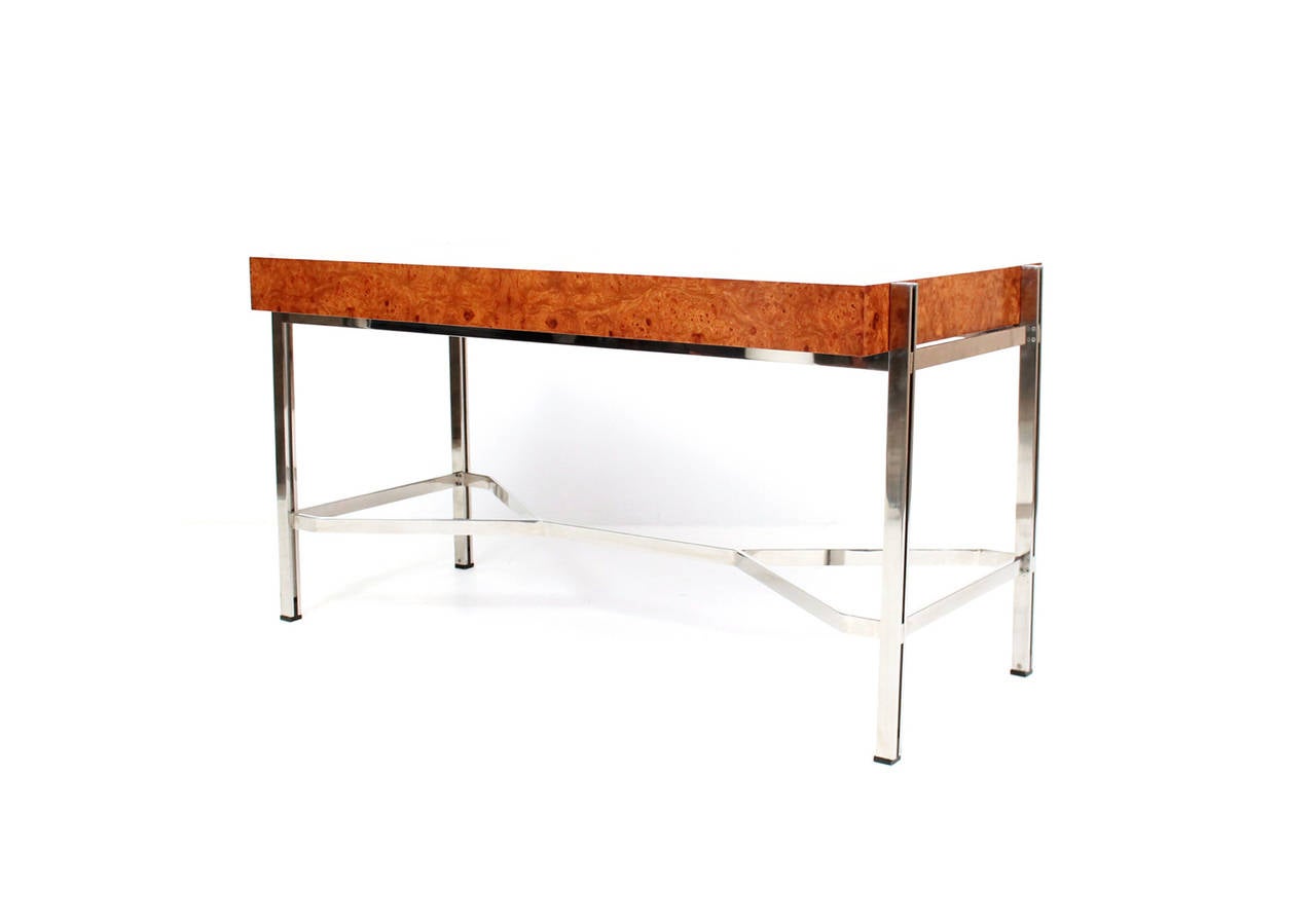 Pace Collection Burl Writing Desk by Leon Rosen In Excellent Condition In Waltham, MA