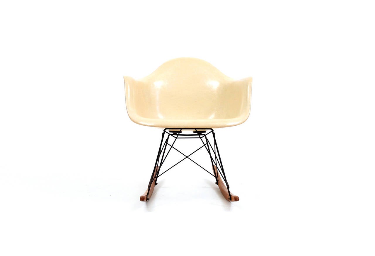 Rare shell rocking chair by Charles and Ray Eames for Herman Miller. An entirely original example of an early RAR with second generation Zenith fiberglass shell, extra large shock mounts, and birch runners. Signed as pictured with the 