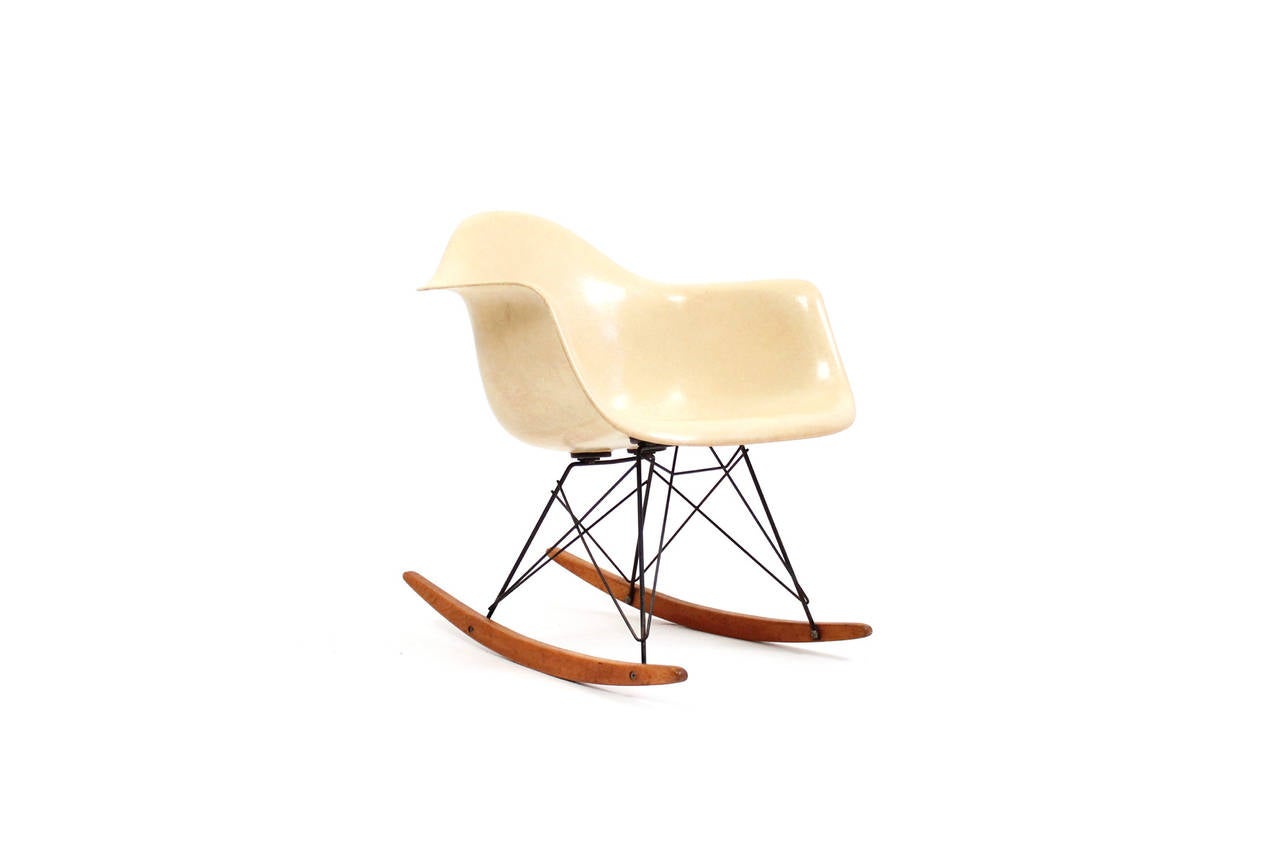 Mid-Century Modern Herman Miller Eames Zenith RAR Rocking Chair