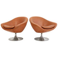 Pair of Swiveling Pod Lounge Chairs by Overman Sweden