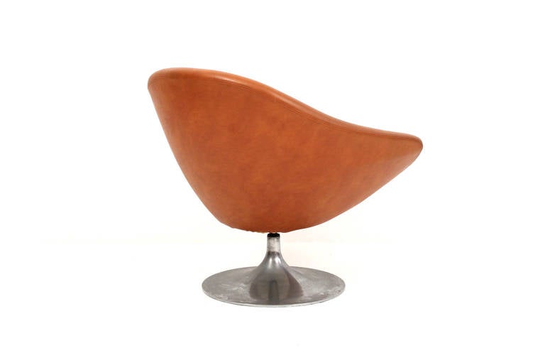 Swedish Pair of Swiveling Pod Lounge Chairs by Overman Sweden