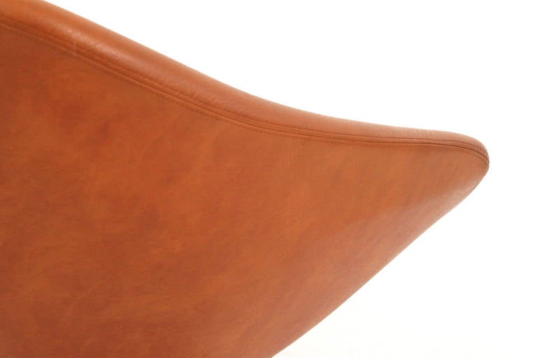 Mid-20th Century Pair of Swiveling Pod Lounge Chairs by Overman Sweden