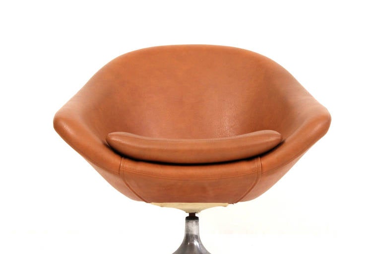 overman pod chair