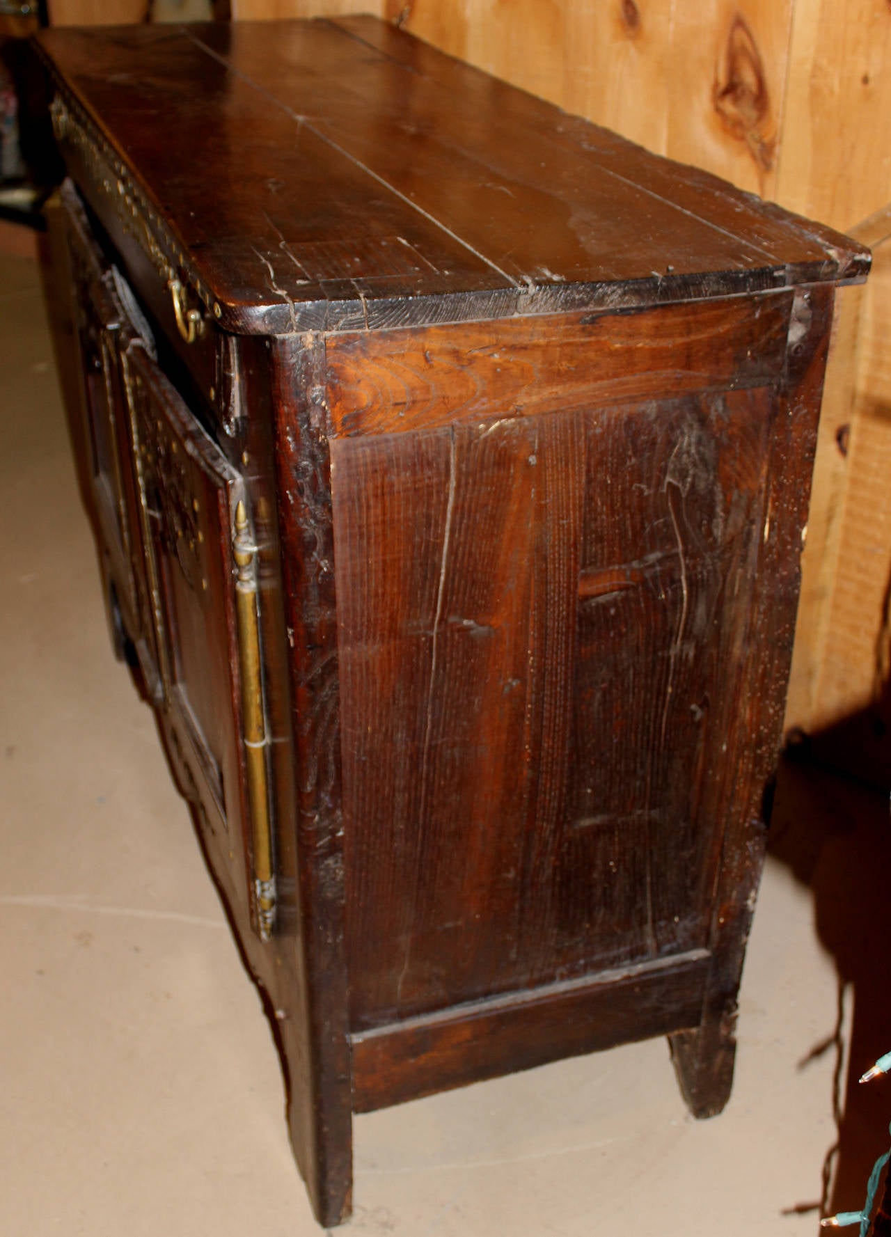 Exquisite 18th Century French Buffet or Server in Dark Oak In Excellent Condition In Milford, NH