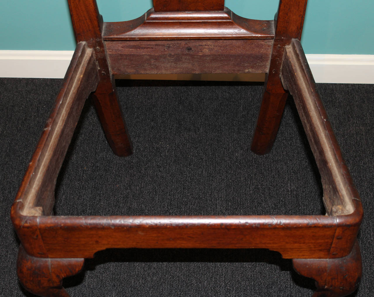 Philadelphia Queen Anne Walnut Side Chair c. 1755, Workshop of William Savery 1