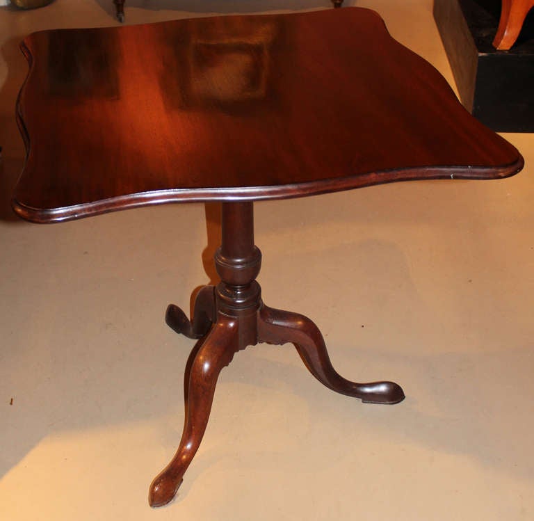 American 18th c Mahogany Chippendale Serpentine Tilt Top Tea Table