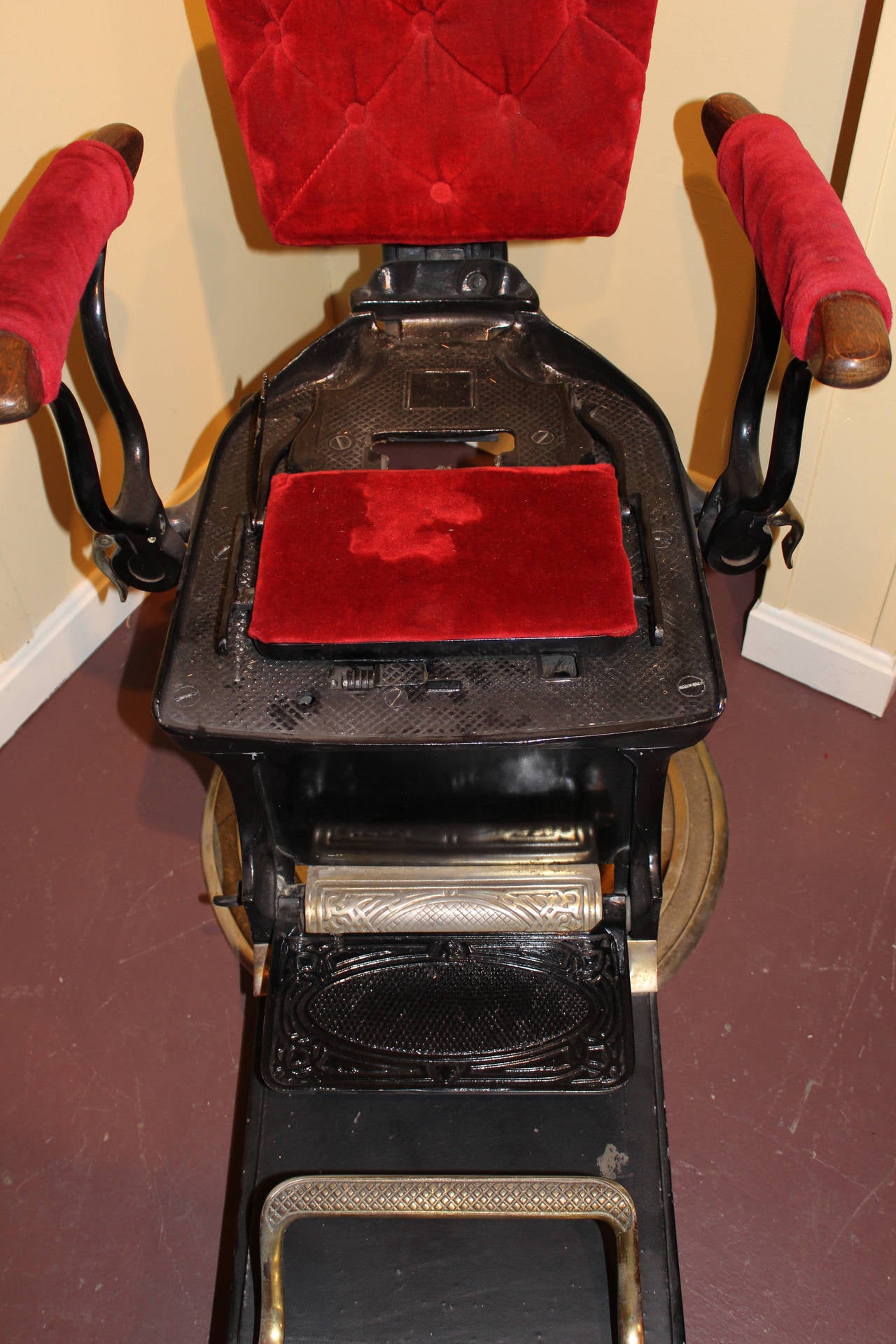 American Ritter Imperial Columbia Dental or Dentist Chair, circa 1905-1925