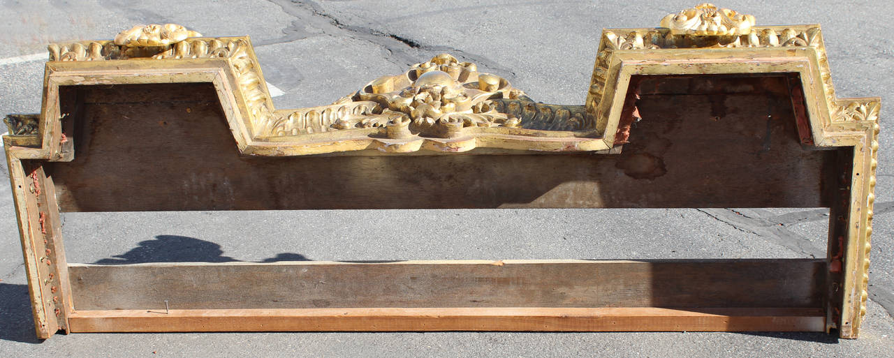 Elegant Mahogany Rococo Gilded Bed Pelmet or Corona In Excellent Condition In Milford, NH