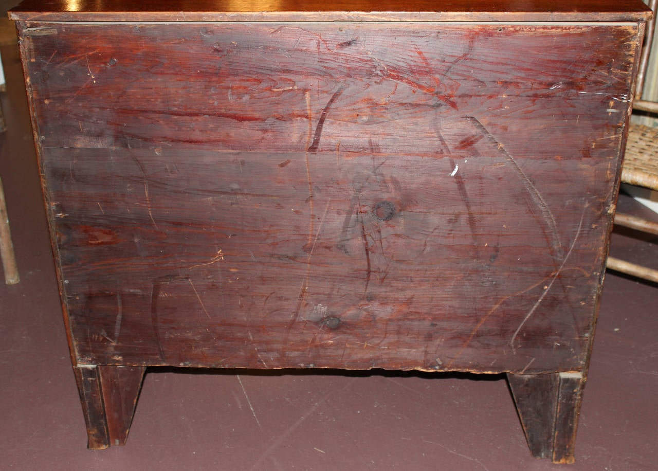 18th Century Federal Bow Front Chest with Flame Birch Veneers 5