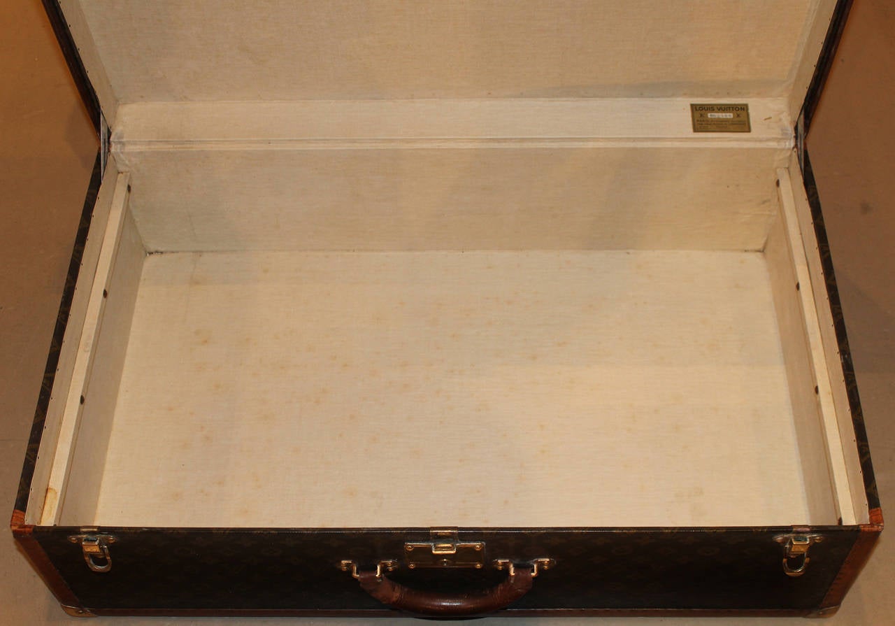20th Century Louis Vuitton Hardside Luggage Suitcase with Interior Tray and Key, circa 1950s