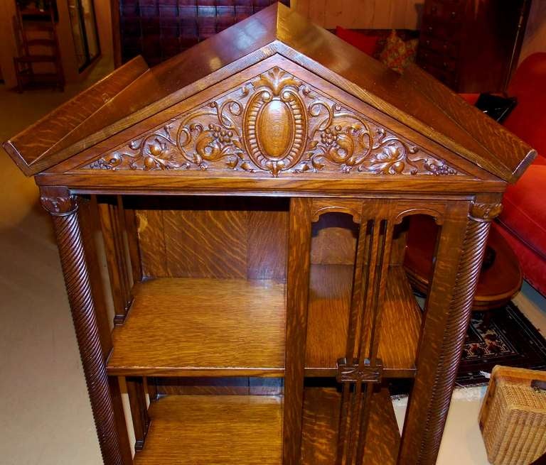 19th c. Revolving Bookcase In Excellent Condition In Milford, NH