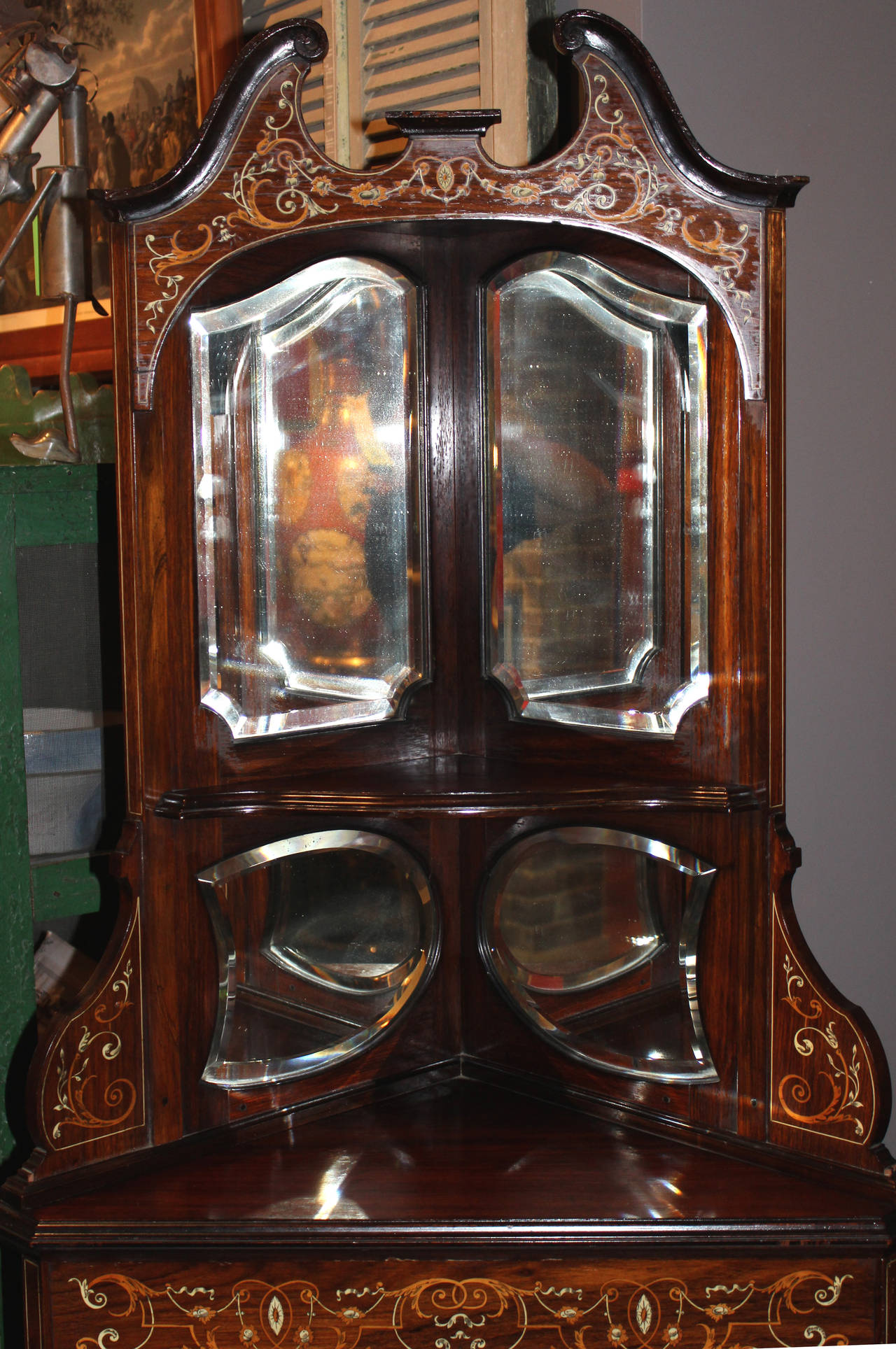 19th Century English Inlaid Rosewood Corner Cupboard with Marquetry In Excellent Condition In Milford, NH