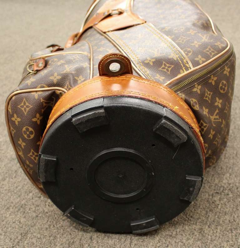 Louis Vuitton Golf Bag at 1stDibs  louis vuitton golf bags, louis