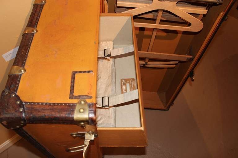 Louis Vuitton Wardrobe Steamer Trunk In Good Condition In Milford, NH