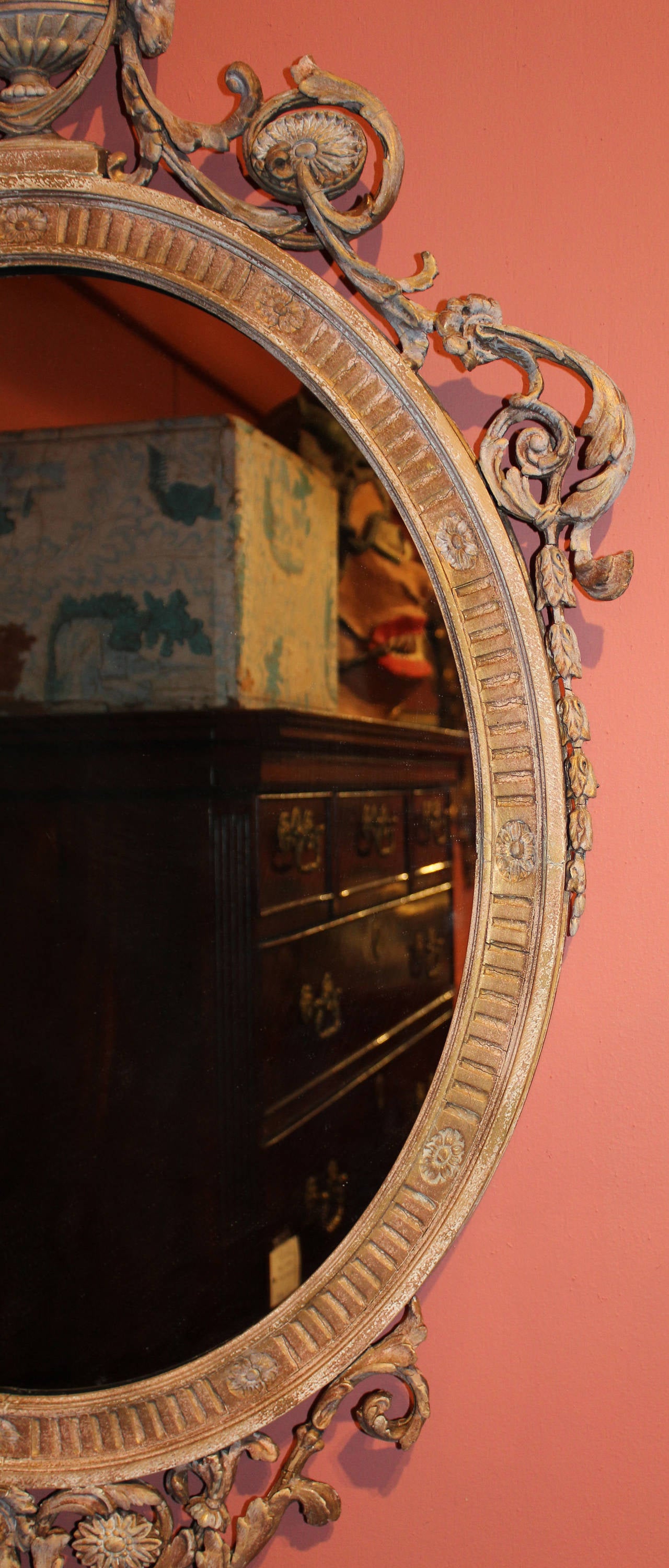 19. Jh. Ovaler geschnitzter Spiegel im Adam-Stil (Englisch) im Angebot