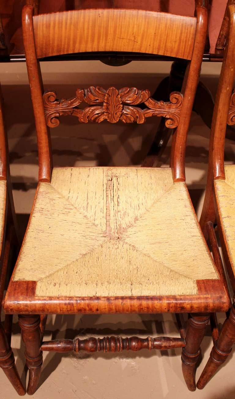 Set of Eight New England Tiger Maple Chairs, early 19th century In Good Condition In Milford, NH