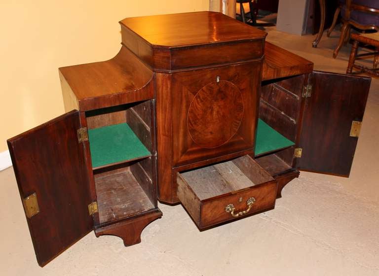 Georgian Late 18th /Early 19th c. Mahogany Cellarette or Wine Cooler