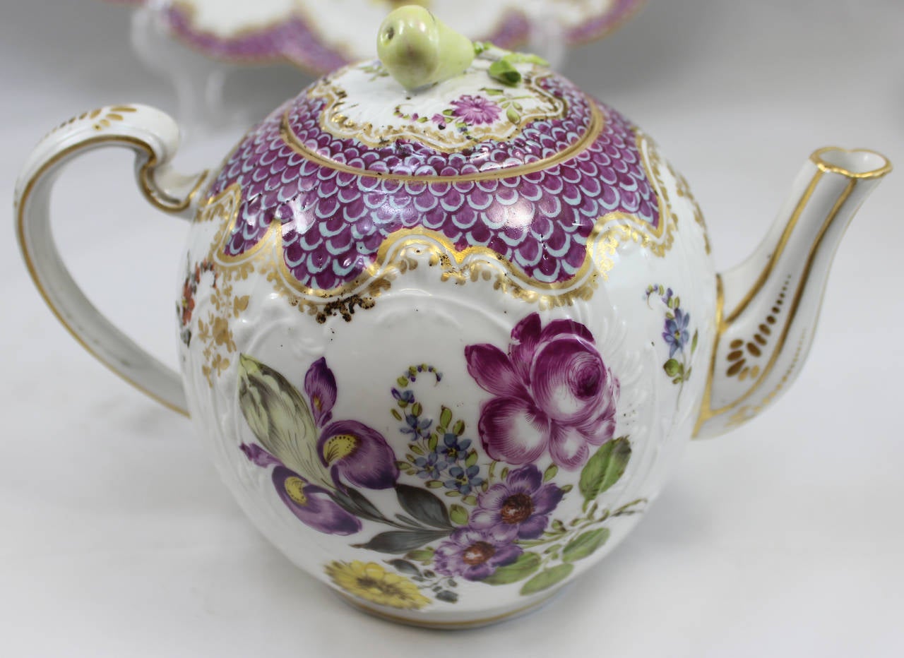 Swiss Zurich Porcelain Tête-à-Tête Tea Set in the Meissen Style, circa 1770-1790