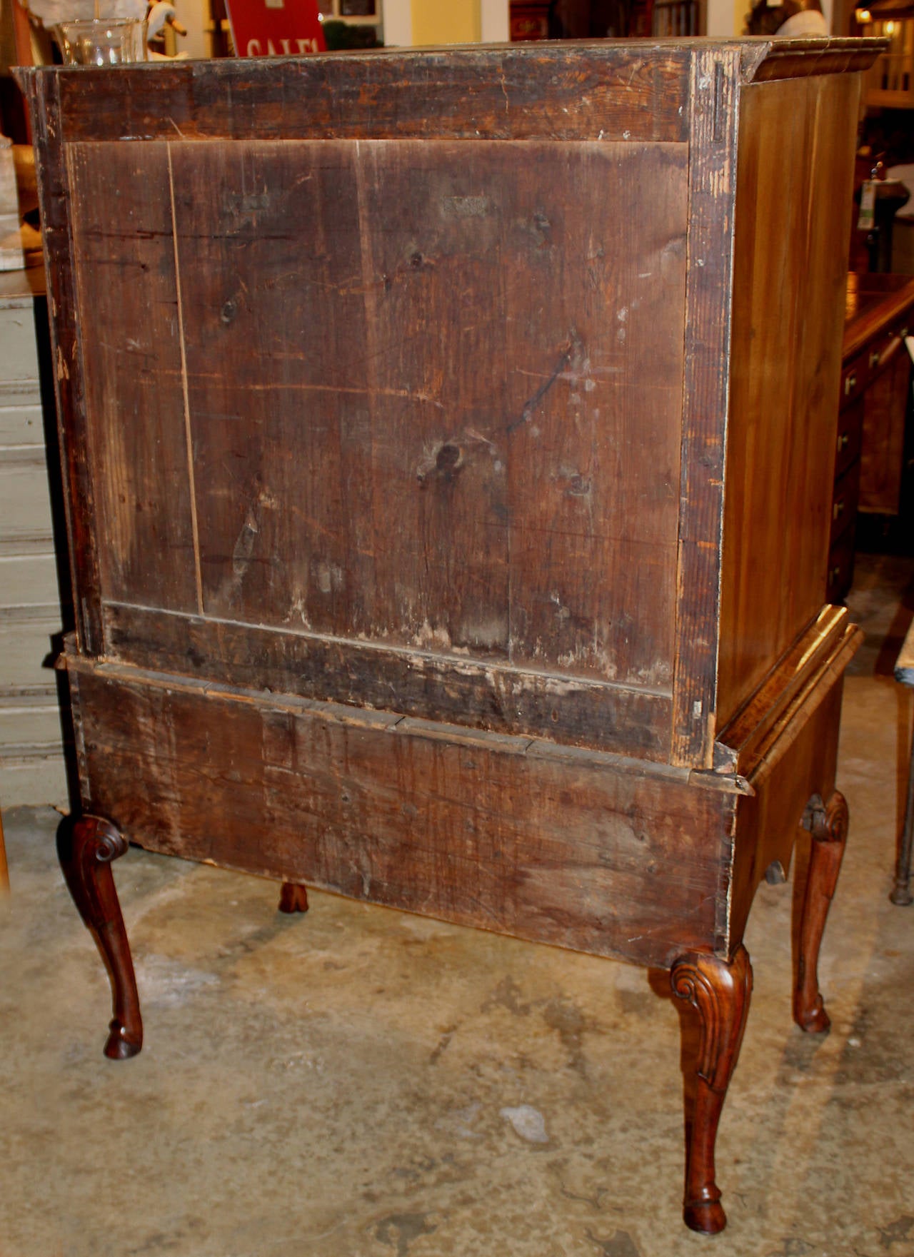 18th Century English High Chest in Burled and Banded Walnut Veneer 5