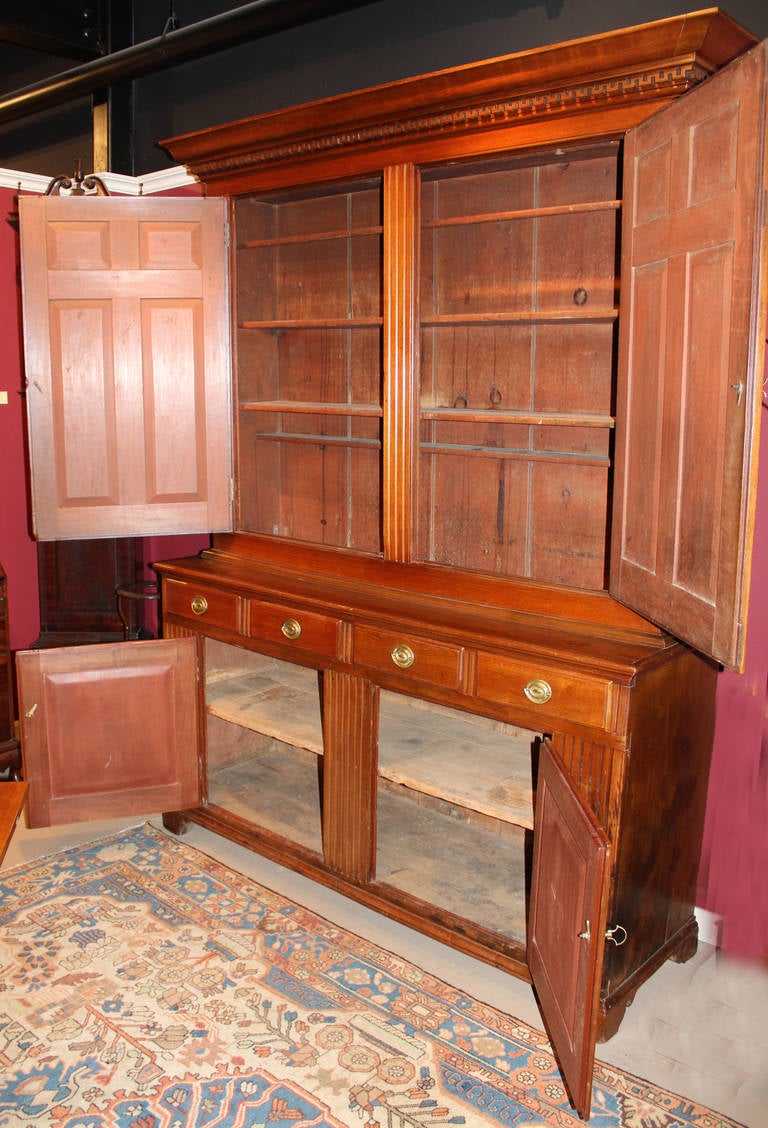 Exceptional and Large Two-Part Walnut Pennsylvania Cupboard, circa 1780 In Excellent Condition In Milford, NH