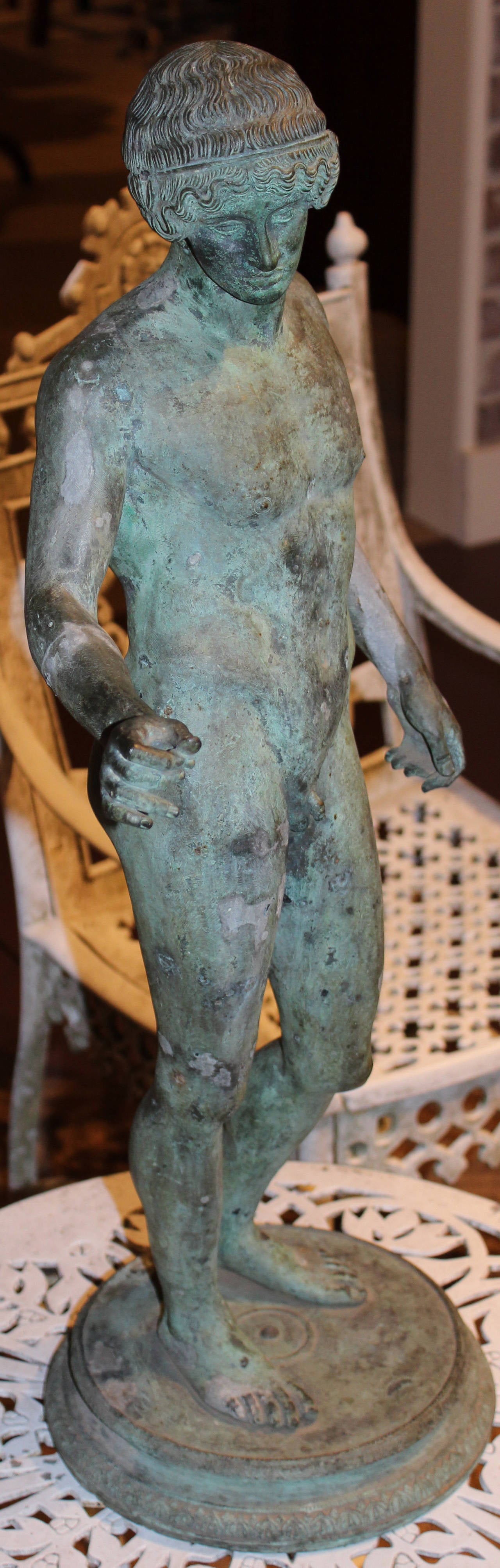 Bronze bronze Grand Tour du 19ème siècle représentant un nu classique masculin