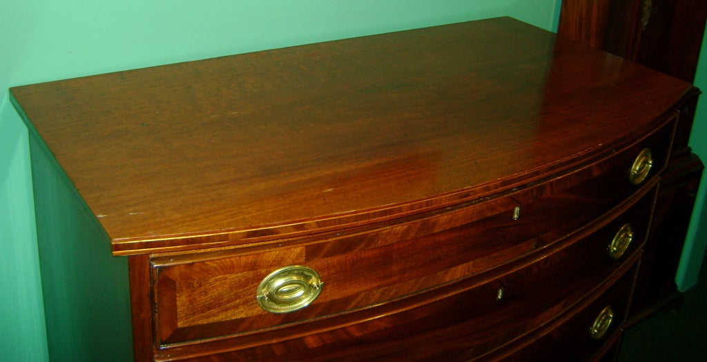Federal Period Mahogany Hepplewhite Swell-Front Chest 1