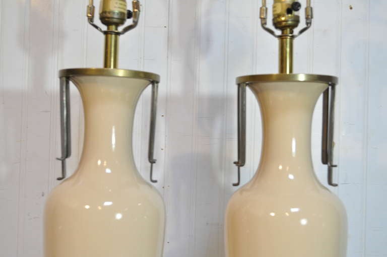 American Vintage Pair of Hollywood Regency Urn Form Glazed Ceramic & Brass Table Lamps by Chapman