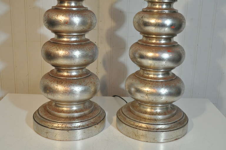 20th Century Pair Vintage Carved Wood Hollywood Regency Distress Silver Tone Column Table Lamps